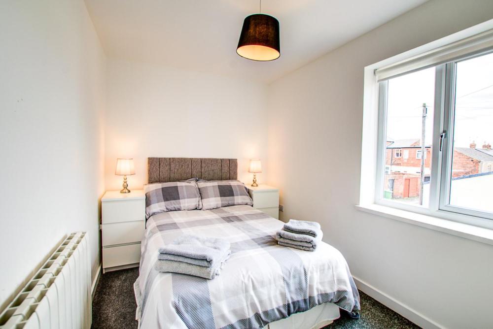 Sunderland Short Stays 2 Bedroom Apartment Free Parking Fulwell Sr6 Esterno foto